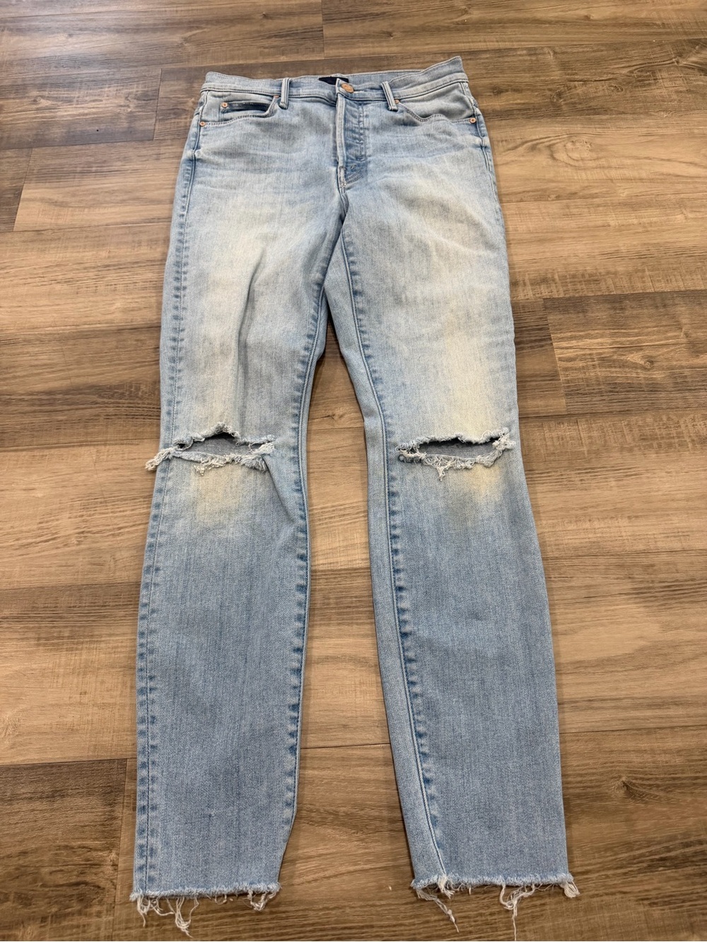 MOTHER The Stunner Ankle Fray Distressed Jeans